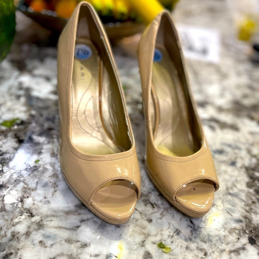 Tahari Clover Nude Cork Wedge Shoes woman’s size 7.5 - Picture 6 of 10